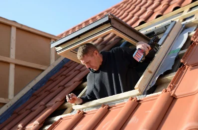 Pose de fenêtres de toit Velux aux Marais
